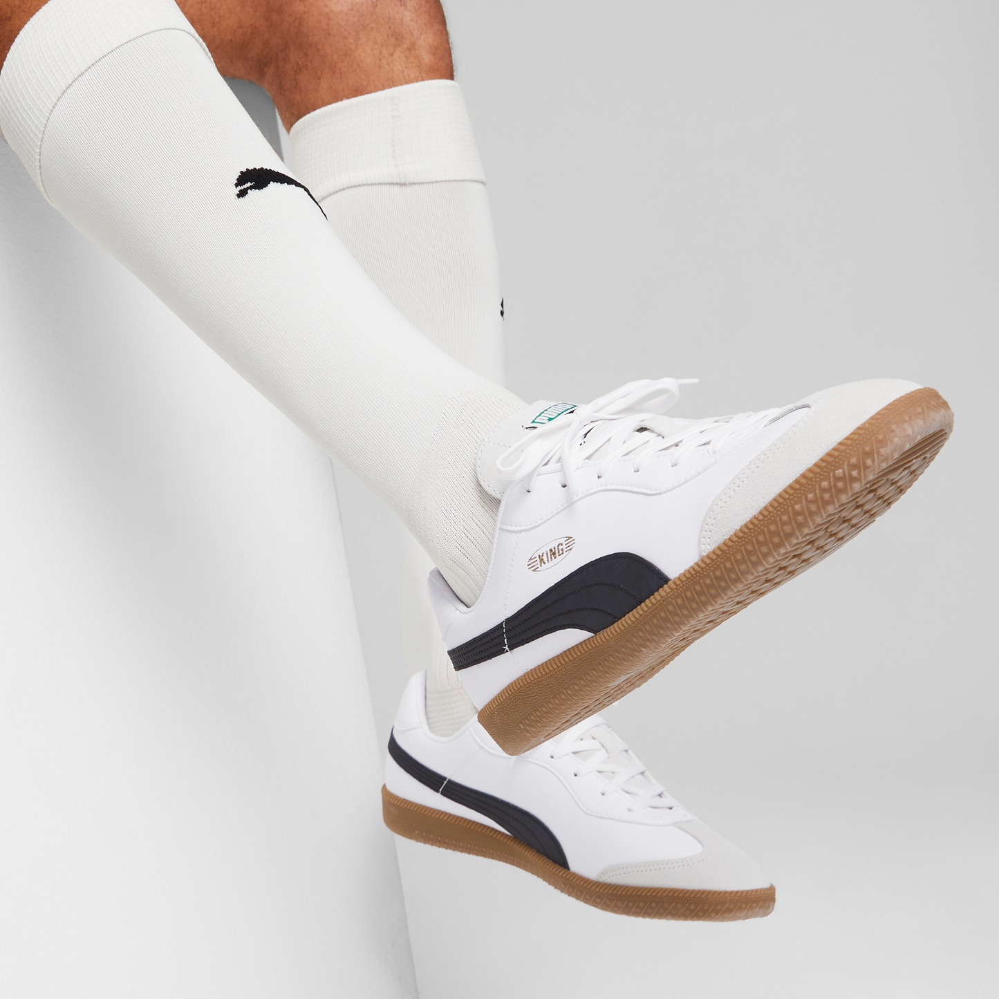 KING 21 IT (PUMA White-PUMA Black-Gum)