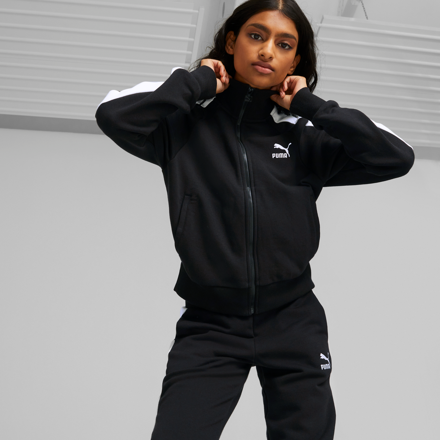 ICONIC T7 TRACK JACKET (Pumablack)