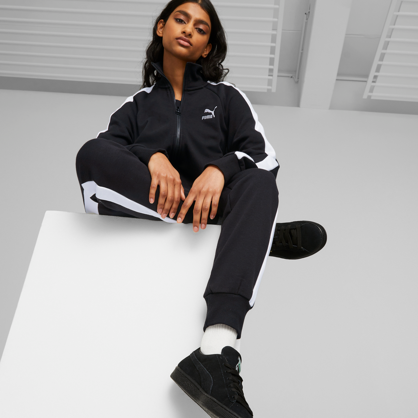 ICONIC T7 TRACK JACKET (Pumablack)