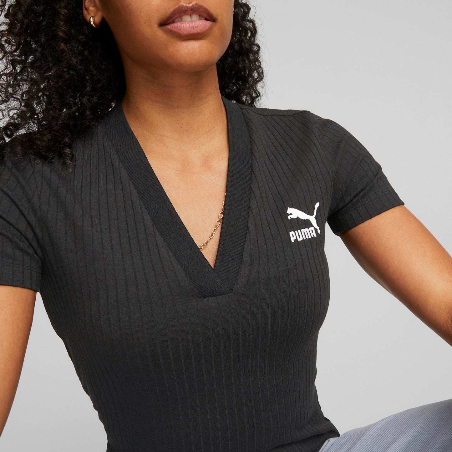 CLASSICS RIBBED V-NECK TEE (PUMA Black)