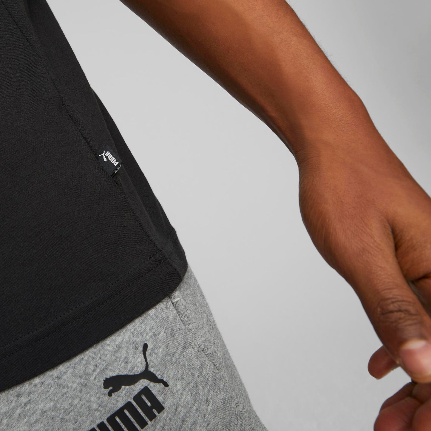 ESS LOGO TEE (PUMA Black)