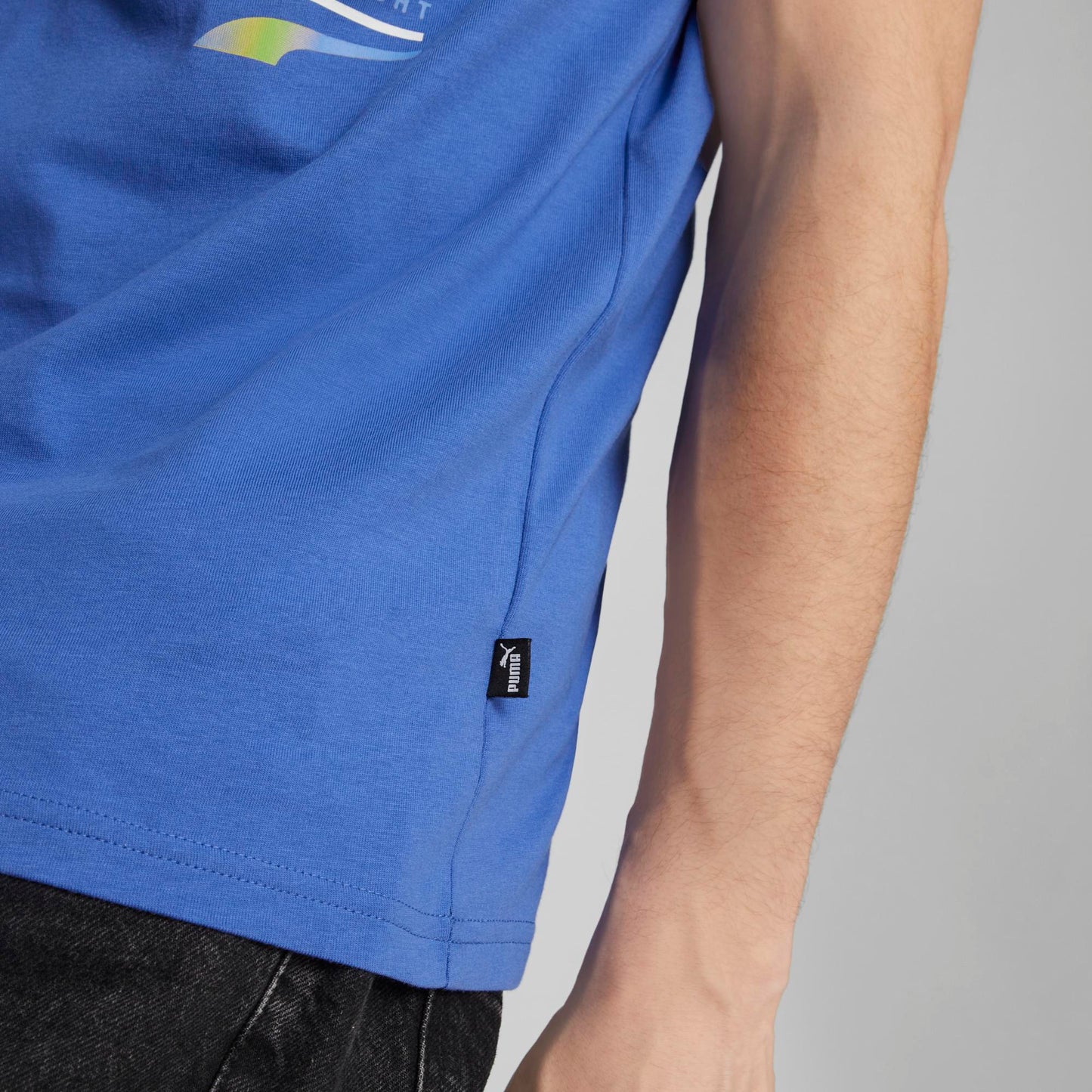 GRAPICS MULTICOLOR TEE (Royal Saphire)